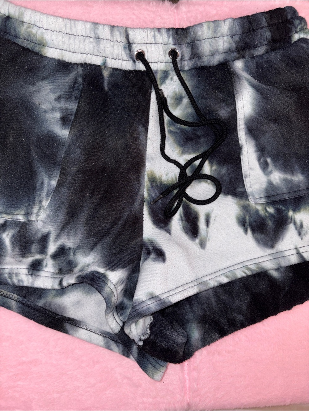 Rue21 Black & White Tie-Dye Women's Athletic Drawstring Shorts